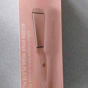 FoxyBae Flat Iron